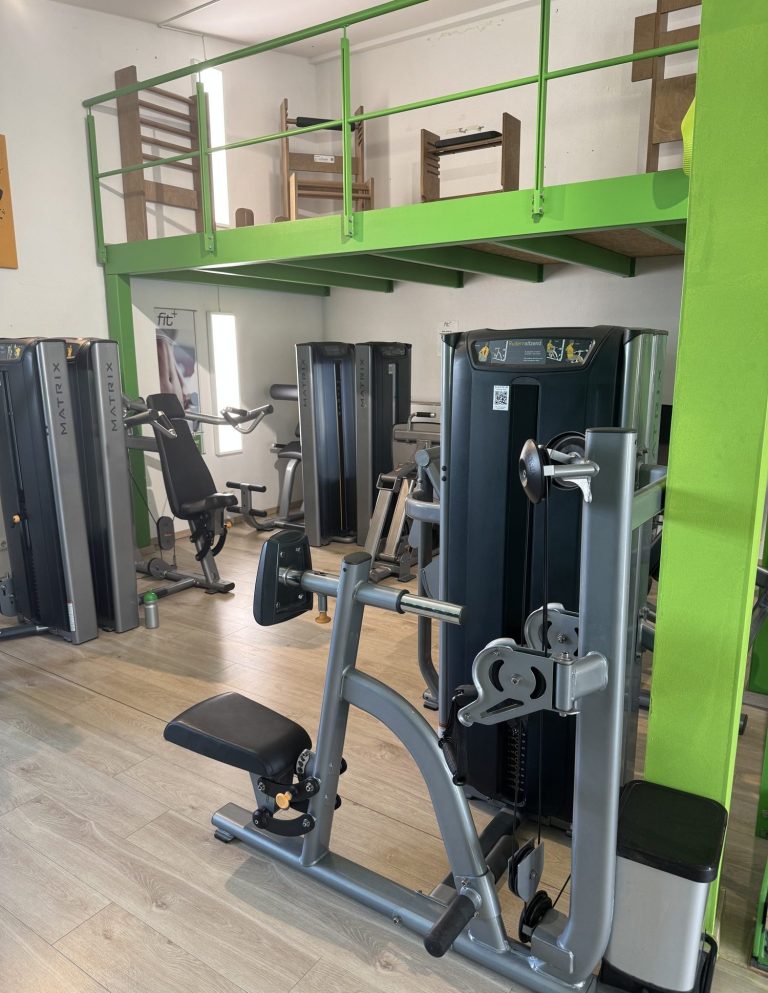 Geräteraum im Partnerstudio fit+ Aying für Personal Training mit Alex Hawlik